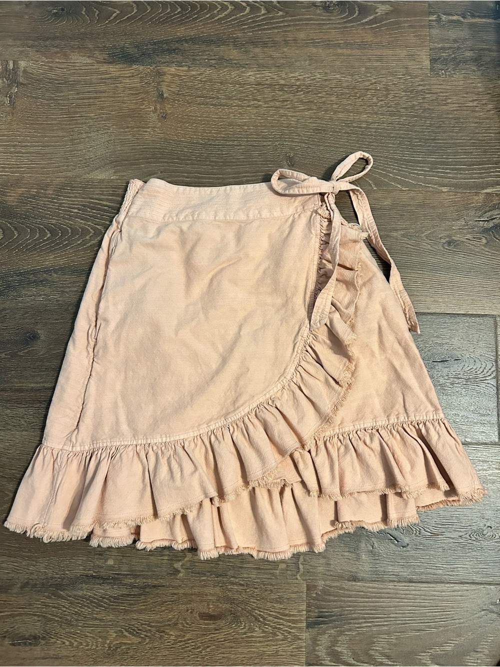 Anthro Pilcro Ruffle Skirt in Light Peach